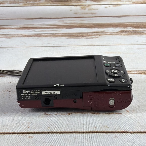 Nikon COOLPIX L22 Digital Camera Red Parts Only Lens Error No Parts or Repair - Picture 4 of 4